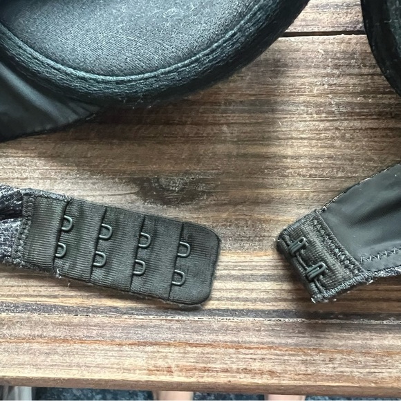 Victoria’s Secret Uplift Semi Demi Grey Bra Size 32D - Picture 4 of 5